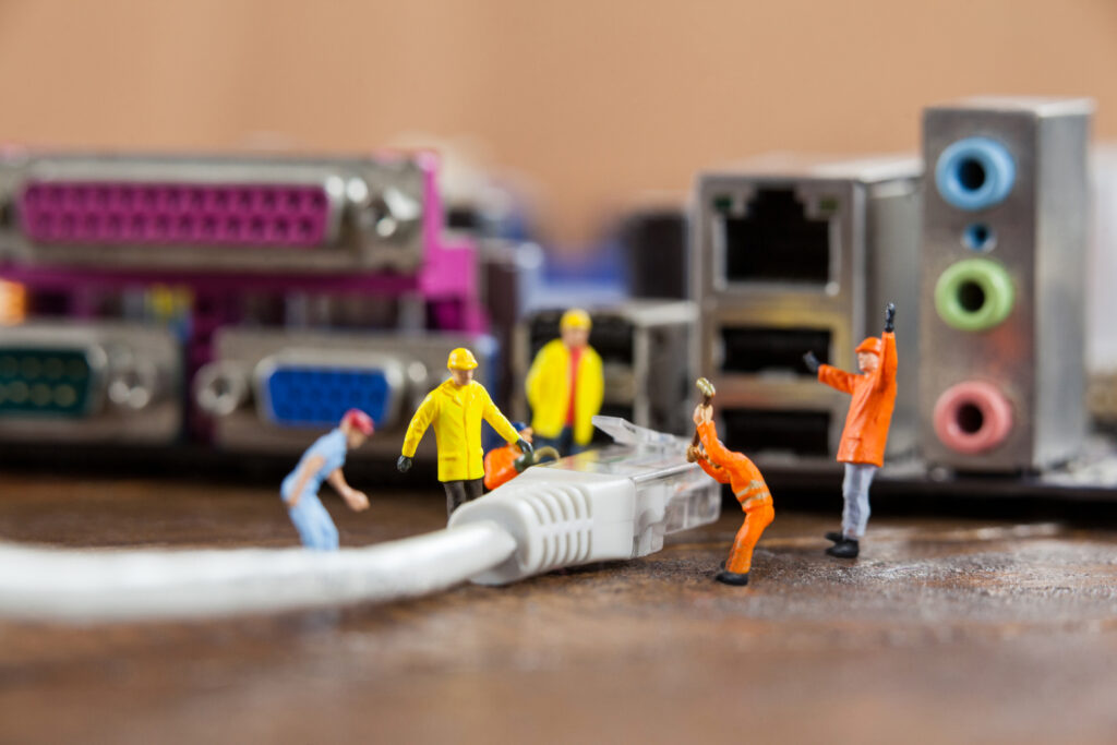 Halozati kabel kisemberek